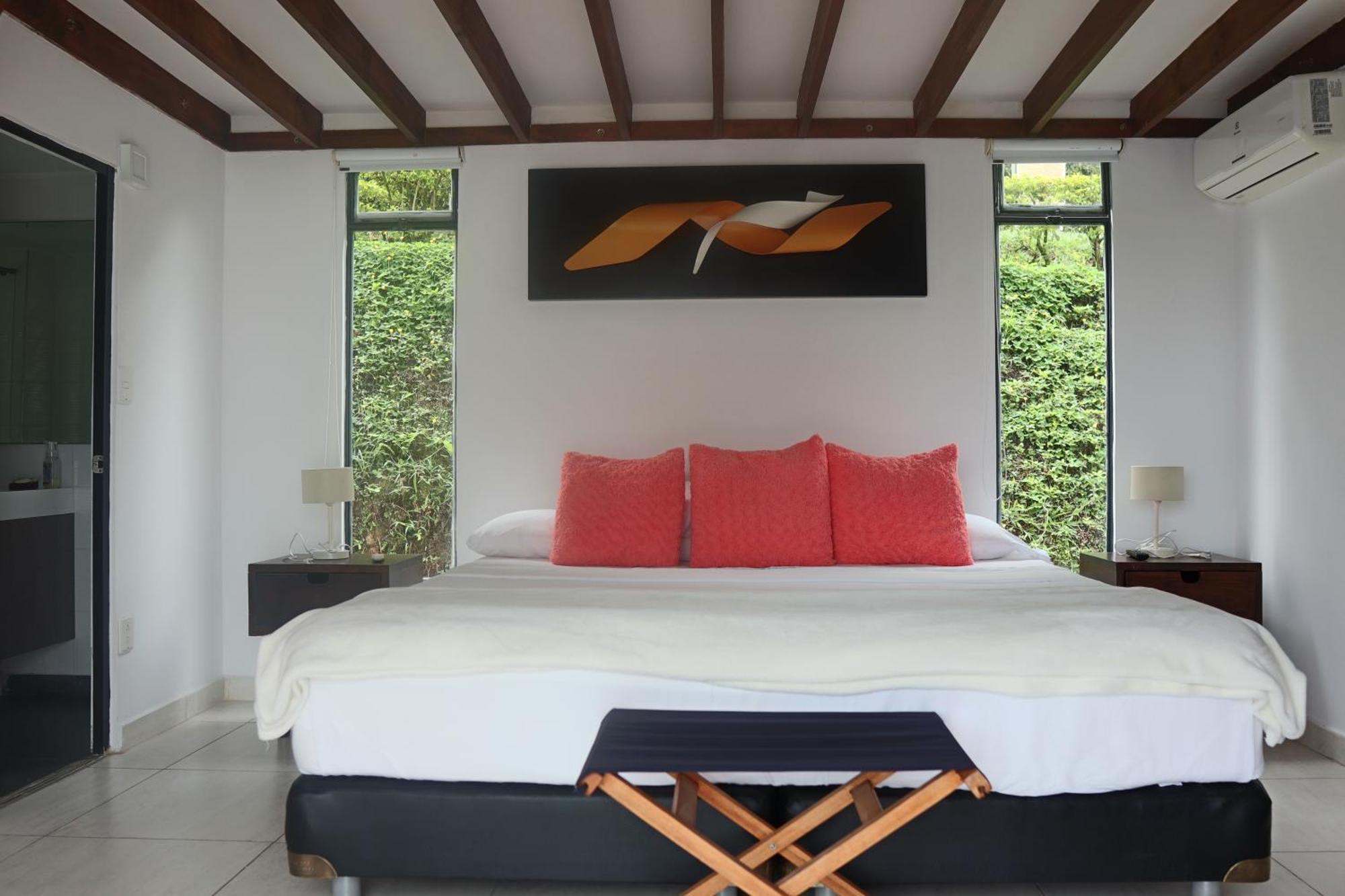 Hotel Syvanna Wellness And Spa Cerritos Eksteriør billede