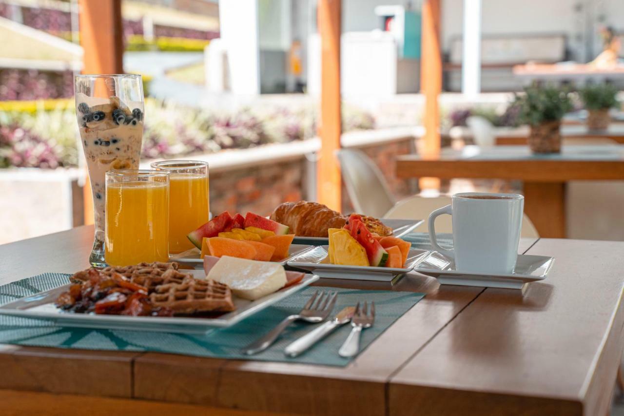Hotel Syvanna Wellness And Spa Cerritos Eksteriør billede
